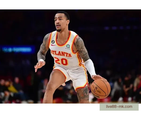 约翰-科林斯与大洛抢板时发生碰撞 已返回更衣室接受检查