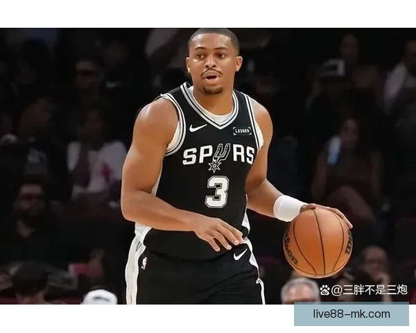 凯尔登约翰逊自称效率高助力球队斩获佳绩质疑最佳第六人称号