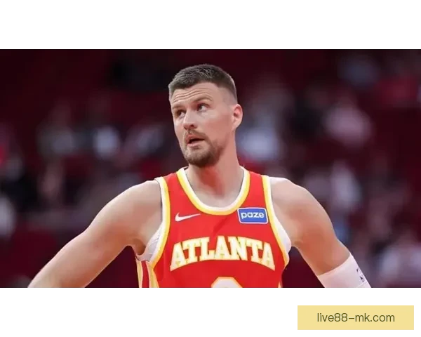 波尔津吉斯罚球时勇士仅剩2人替补席 7人缺阵影响球队表现