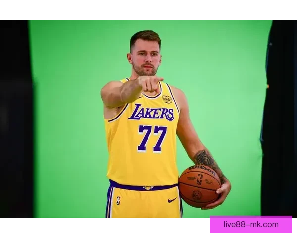 雷迪克称赞东契奇表现超凡 不在意外界争冠质疑